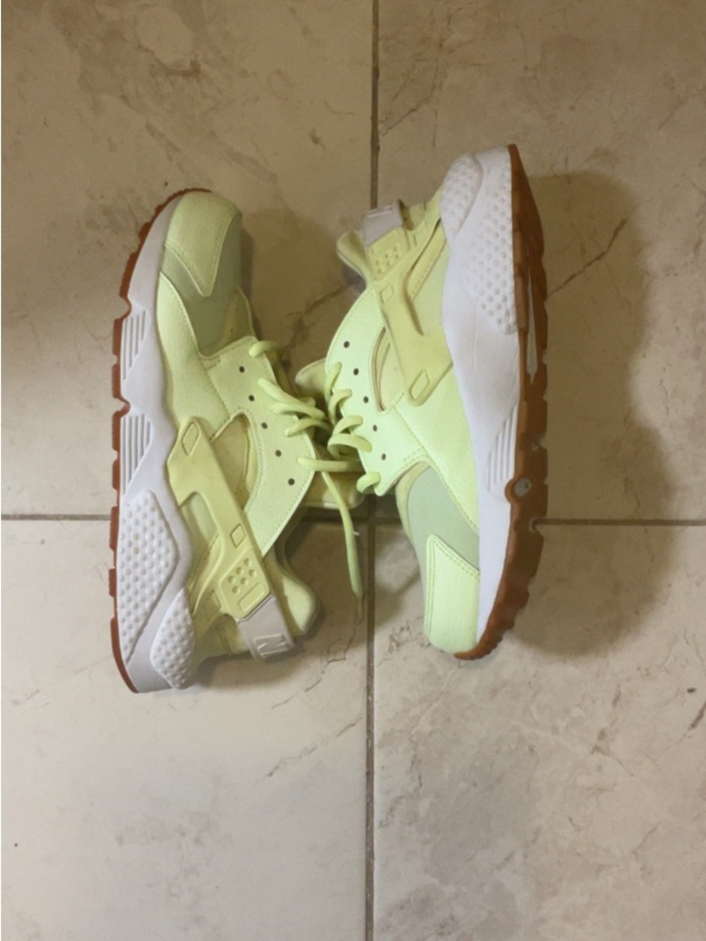 Nike Lime/ Neon Green Hurrache Sneakers